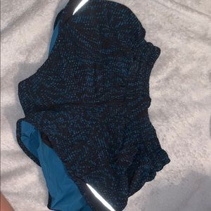 Lulu size 4 Hotty hot shorts